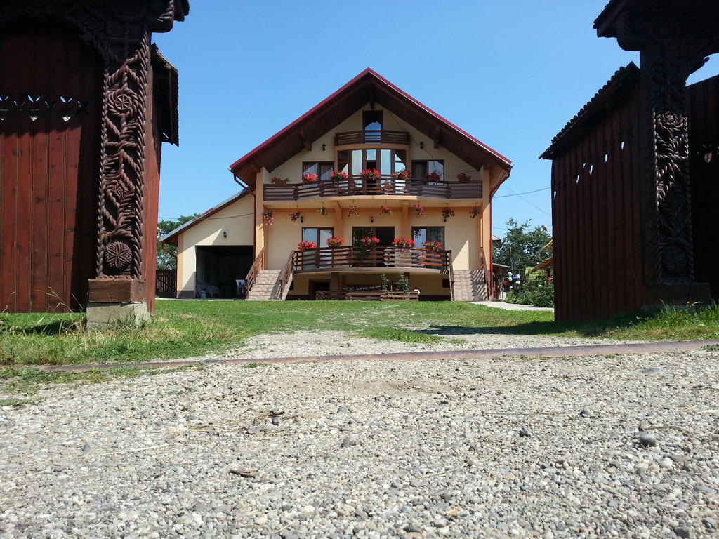 Pensiunea Maramures Окна-Шугатаг Екстер'єр фото