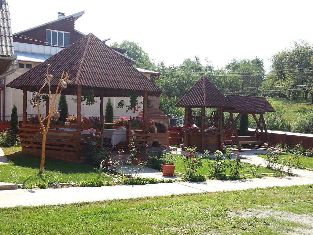 Pensiunea Maramures Окна-Шугатаг Екстер'єр фото